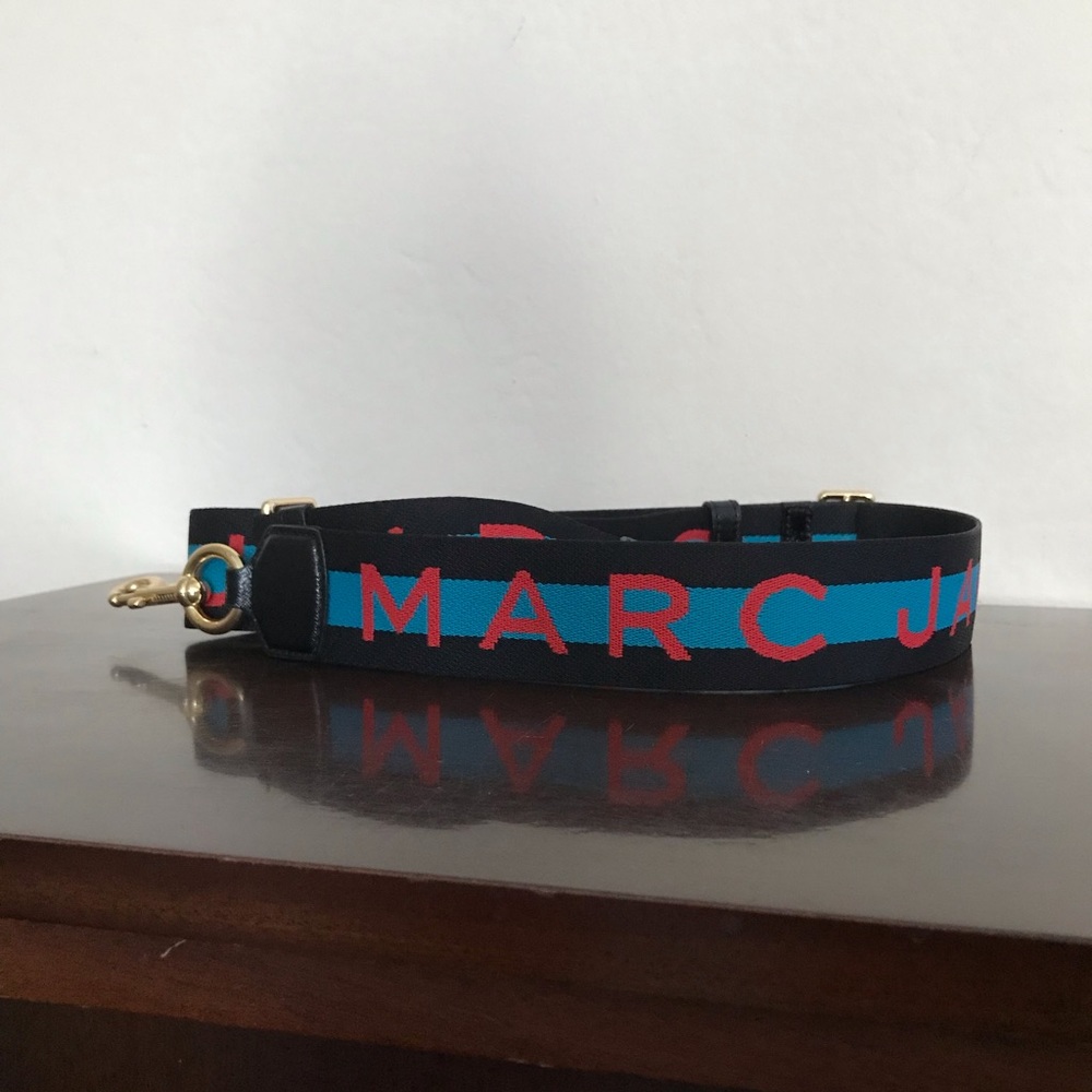 MARK JACOBS .THE OUTLINE LOGO WEBBING STRAP ⭐︎LIKE NEW⭐︎
